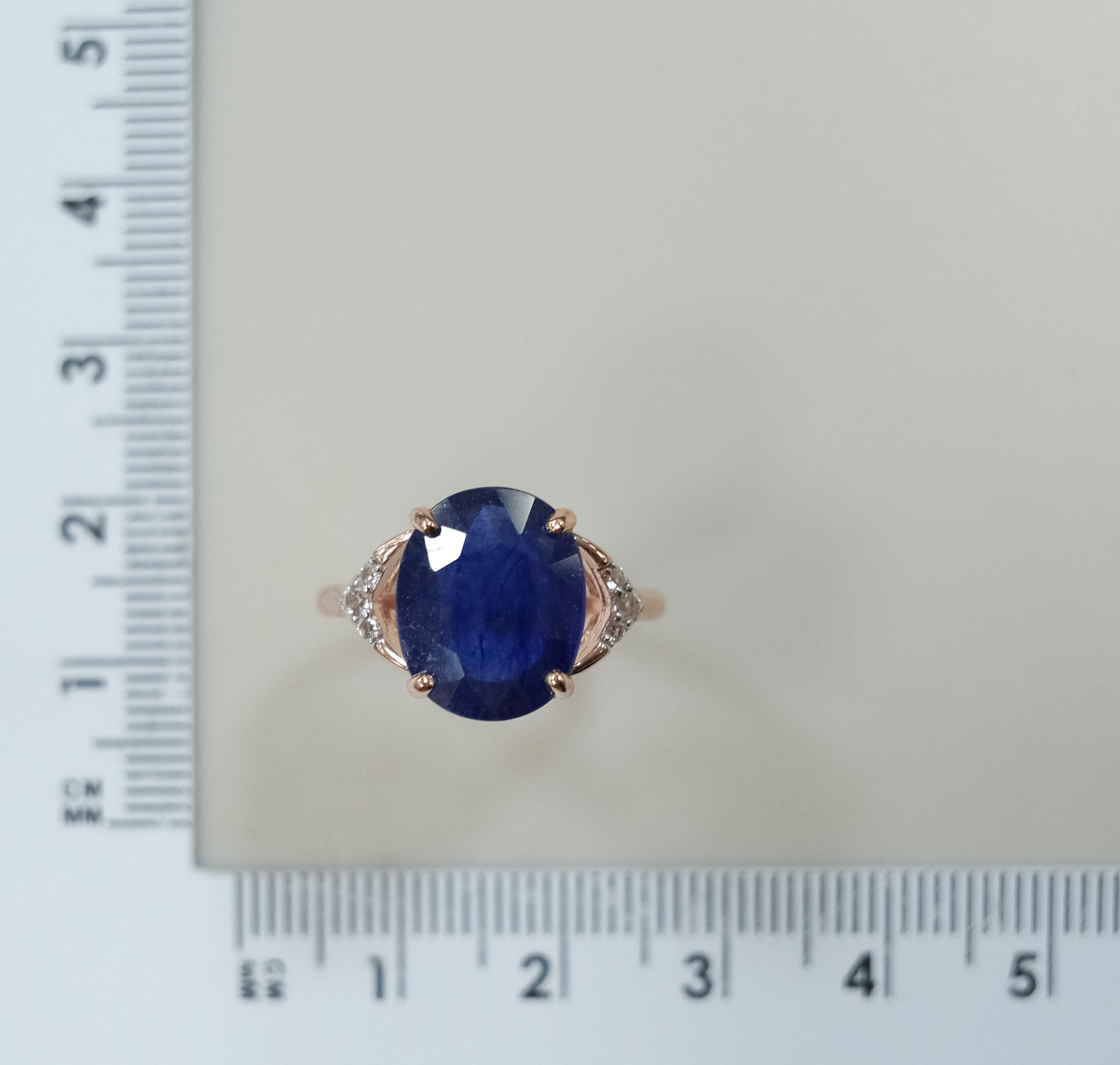 Серебряное кольцо с сапфиром